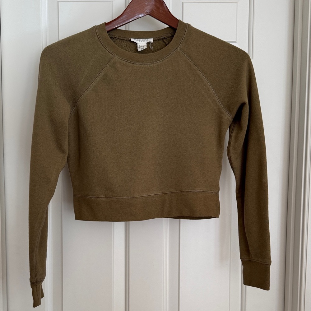 Forever 21 Top Size S Olive Green Cropped Sweatshirt Long Sleeves